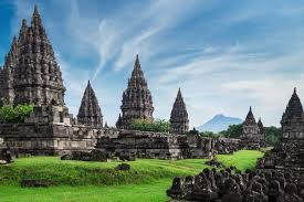 Tren Pariwisata Budaya di Indonesia 2025: Melestarikan Warisan dan Meningkatkan Ekonomi Lokal